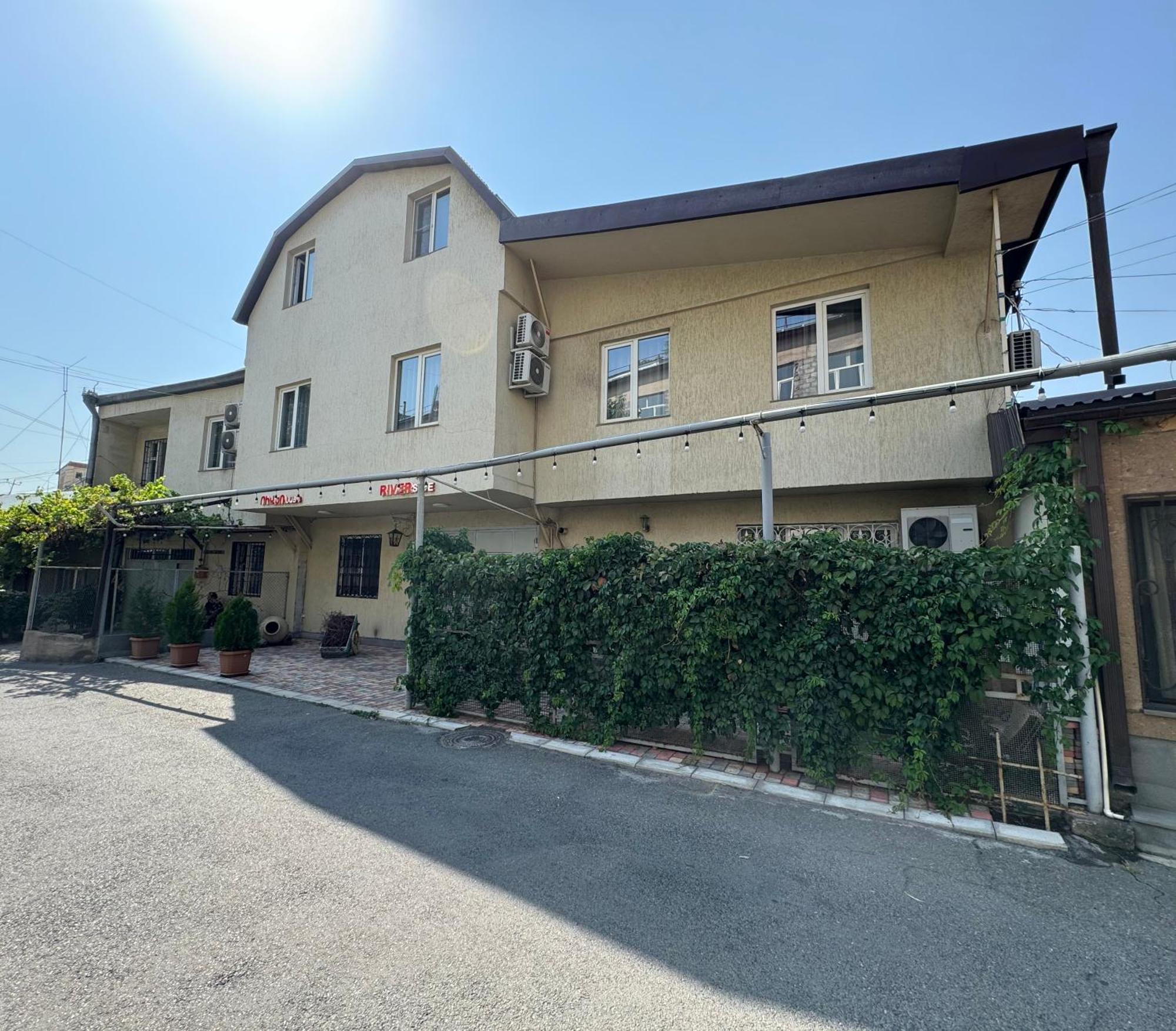 Riverside Hotel Erivan Exterior foto