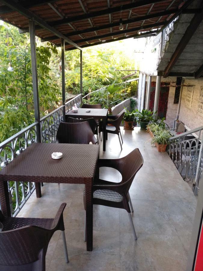 Riverside Hotel Erivan Exterior foto